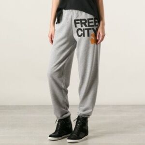 FREE CITY Women's Heather Gray Logo Print Sweat Pants S Sweatpants  Joggers